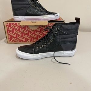 Vans Pebble Leather Black Shoes. Women size 8. Men size 6.5 (brand new)